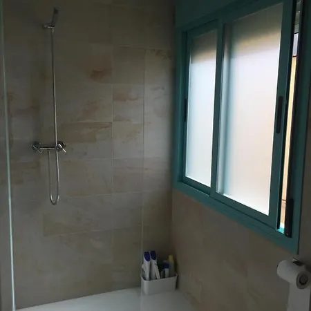 Precioso En Primera Línea De Playa Apartamento